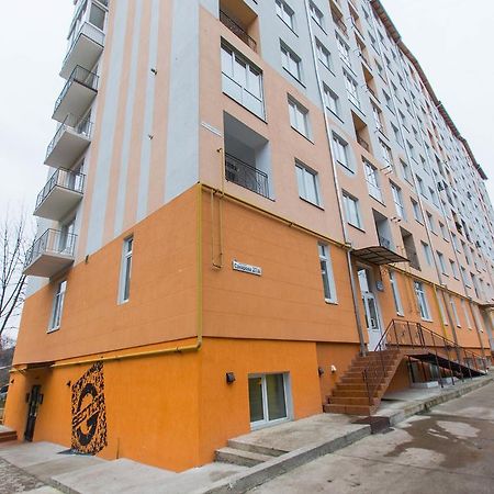 Modern Apartment On Akademika Sakharova 27A イヴァーノ＝フランキーウシク エクステリア 写真