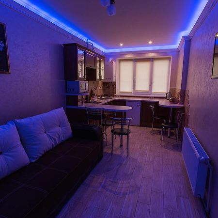 Modern Apartment On Akademika Sakharova 27A イヴァーノ＝フランキーウシク エクステリア 写真