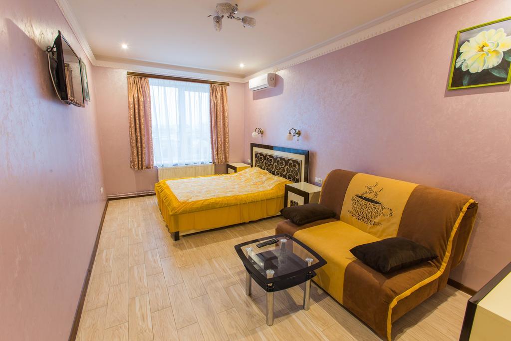 Modern Apartment On Akademika Sakharova 27A イヴァーノ＝フランキーウシク エクステリア 写真