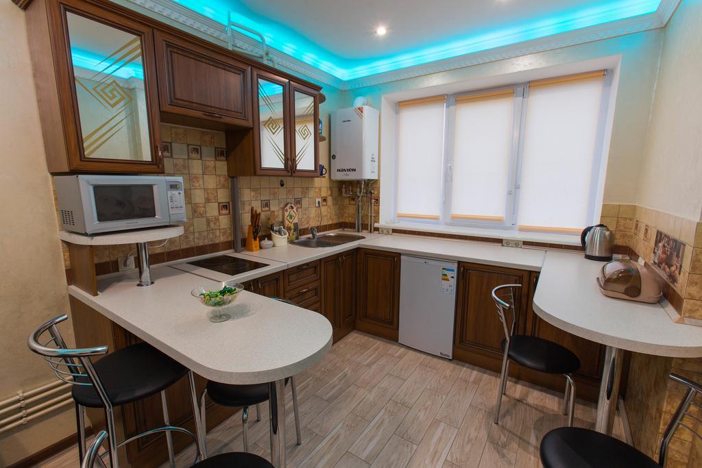 Modern Apartment On Akademika Sakharova 27A イヴァーノ＝フランキーウシク エクステリア 写真