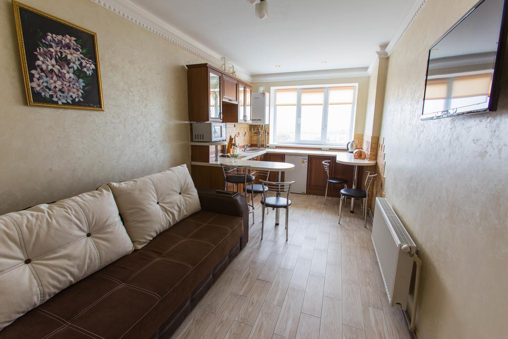 Modern Apartment On Akademika Sakharova 27A イヴァーノ＝フランキーウシク エクステリア 写真