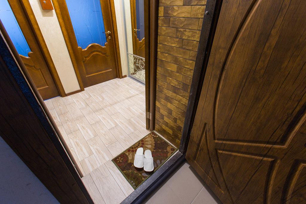 Modern Apartment On Akademika Sakharova 27A イヴァーノ＝フランキーウシク エクステリア 写真